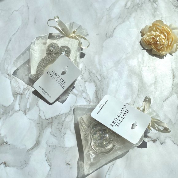 Hottie Couture Lot of 5 Women's Square Ribbed & Rhinestone Dollar Stud Earrings - Picture 6 of 8